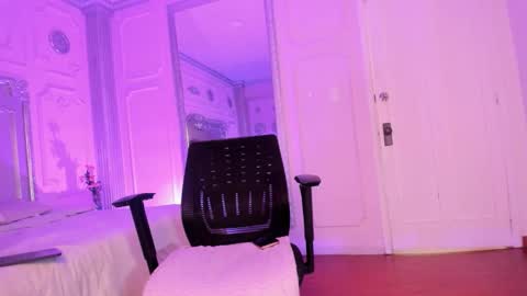 Snapshot of alisonfishert chatting on December 2, 2025, 12:21 pm Alison Fishert online show from December 2, 2025, 12:21 pm