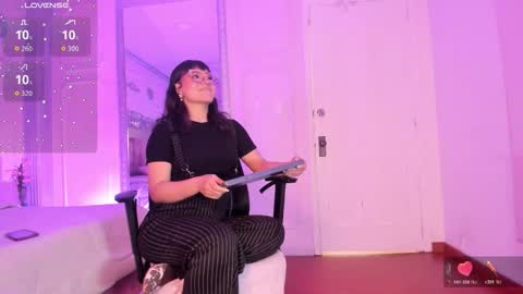 Snapshot of alisonfishert chatting on December 4, 2025, 12:36 pm Alison Fishert online show from December 4, 2025, 12:36 pm