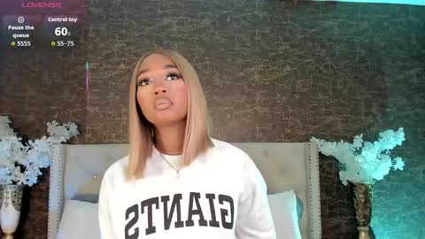 Alison Moon  online show from September 20, 2025, 10:55 pm