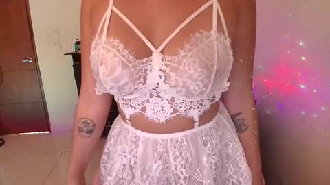 Alissa online show from September 25, 2025, 2:04 am