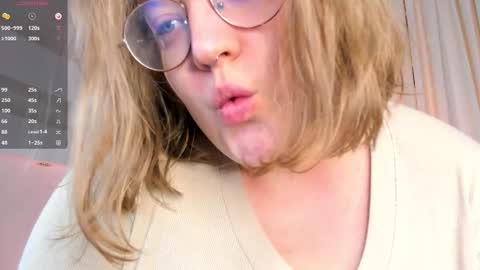 Snapshot of alissa_styles chatting on November 16, 2025, 12:44 pm Alissa online show from November 16, 2025, 12:44 pm