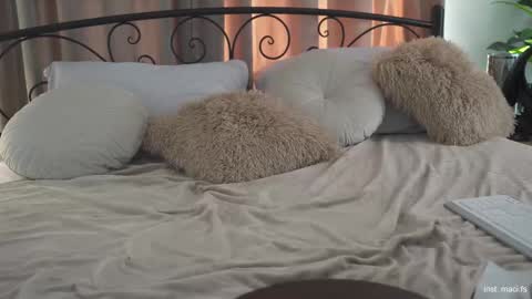 Alissa online show from February 9, 2025, 1:14 pm