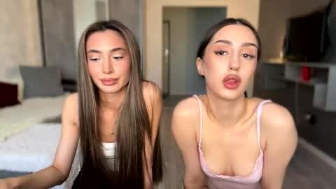 Snapshot of alissadreams chatting on May 7, 2026, 1:05 pm Alissa online show from May 7, 2026, 1:05 pm