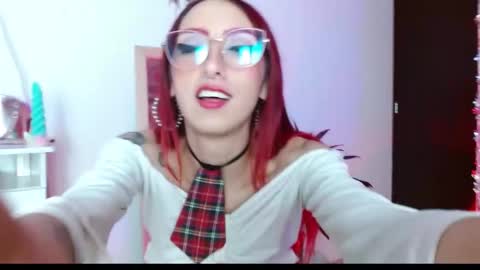 alissesallie_ online show from January 13, 2025, 3:12 am