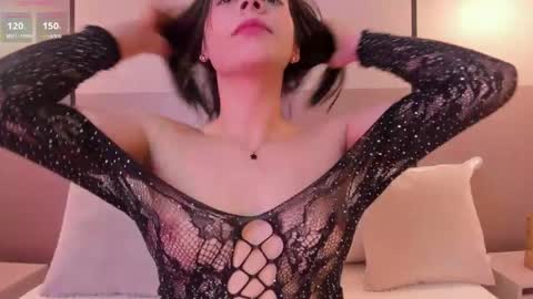 alisson_81 online show from May 14, 2026, 2:40 am
