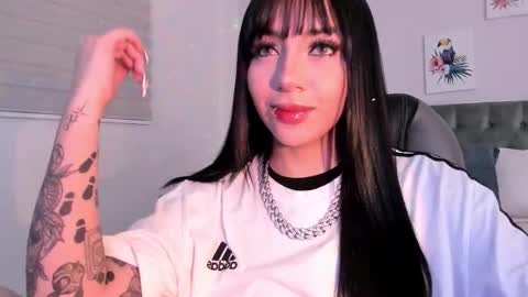 alisson__cortez online show from October 30, 2025, 6:48 am
