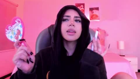 alisson__cortez online show from February 13, 2026, 12:45 pm