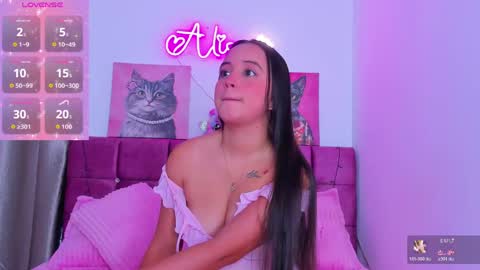 Snapshot of alissonsweet18_ chatting on May 12, 2026, 1:52 pm Alisson online show from May 12, 2026, 1:52 pm