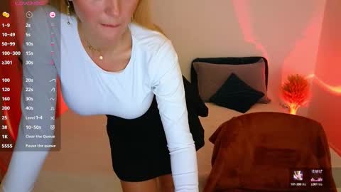 alisssarose online show from October 10, 2025, 9:36 pm