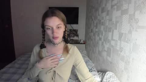 AlisTrisx online show from October 5, 2025, 2:59 pm