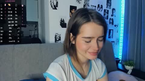 Snapshot of alivialovely chatting on November 9, 2025, 9:18 am Alivia online show from November 9, 2025, 9:18 am