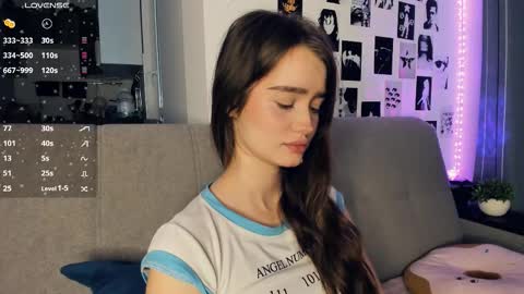 Snapshot of alivialovely chatting on December 15, 2025, 10:08 am Alivia online show from December 15, 2025, 10:08 am