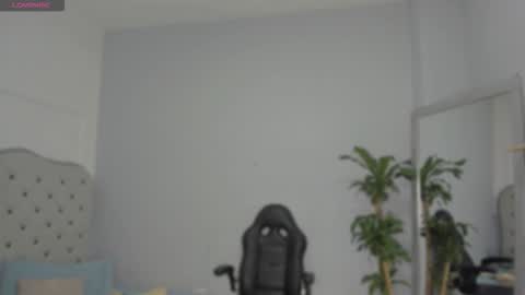 alix_18 online show from September 23, 2025, 11:13 am