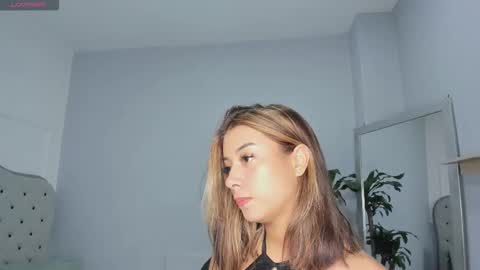 alix_18 online show from September 26, 2025, 11:25 am