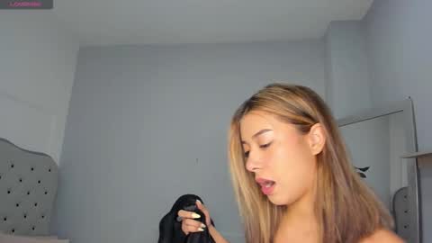 alix_18 online show from October 8, 2025, 11:19 am