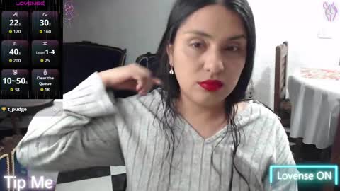 Snapshot of alix_beltran chatting on May 4, 2026, 1:45 am Alix online show from May 4, 2026, 1:45 am