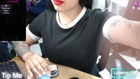 Snapshot of alix_beltran chatting on May 11, 2026, 12:49 am Alix online show from May 11, 2026, 12:49 am