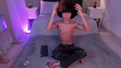  Alexis Etereo  online show from April 16, 2026, 7:36 pm