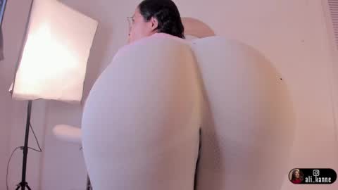 Snapshot of alizza_ chatting on June 9, 2026, 11:44 am alizza_ online show from June 9, 2026, 11:44 am