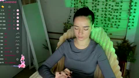 Snapshot of allana_dream chatting on September 19, 2025, 6:48 am Allana online show from September 19, 2025, 6:48 am