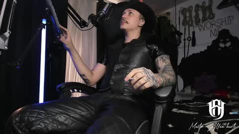 Snapshot of allanhurtss chatting on January 4, 2025, 6:30 pm online show from January 4, 2025, 6:30 pm