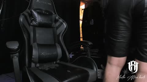 Snapshot of allanhurtss chatting on January 7, 2025, 4:48 pm online show from January 7, 2025, 4:48 pm