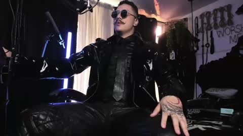 Snapshot of allanhurtss chatting on February 17, 2025, 5:43 pm online show from February 17, 2025, 5:43 pm