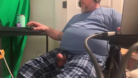 Allergictolove online show from February 19, 2025, 11:57 pm