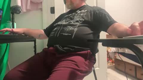 Allergictolove online show from October 17, 2025, 7:49 pm