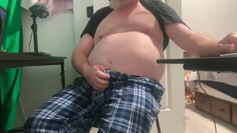 Allergictolove online show from October 27, 2025, 10:47 pm