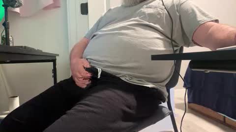 Allergictolove online show from April 17, 2026, 12:46 am