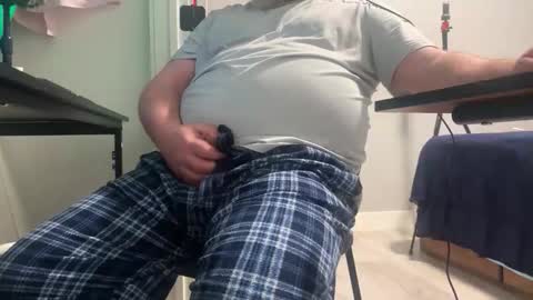 Allergictolove online show from April 20, 2026, 3:04 pm