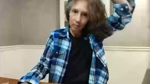 wishlist on bio online show from October 11, 2025, 8:40 pm