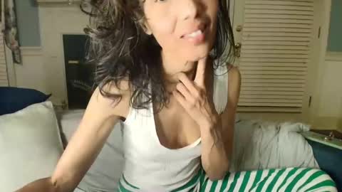 wishlist on bio online show from December 21, 2025, 4:41 am