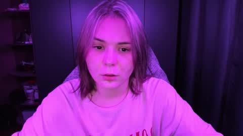 Snapshot of alli_zi chatting on November 12, 2025, 6:19 pm Blair online show from November 12, 2025, 6:19 pm