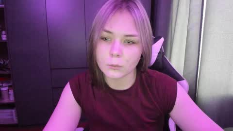 Snapshot of alli_zi chatting on December 1, 2025, 3:22 am Blair online show from December 1, 2025, 3:22 am