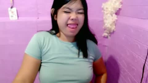 allianahpetit online show from December 21, 2025, 2:24 pm