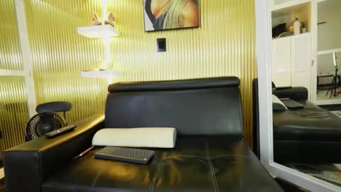 Snapshot of allice_mommy chatting on December 19, 2025, 8:05 pm Allice online show from December 19, 2025, 8:05 pm