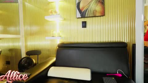 Snapshot of allice_mommy chatting on January 10, 2026, 7:15 pm Allice online show from January 10, 2026, 7:15 pm