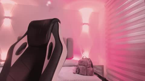 Snapshot of allicelover chatting on December 20, 2025, 12:01 pm ALLICE online show from December 20, 2025, 12:01 pm