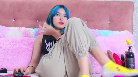 Allicia online show from September 25, 2025, 7:28 pm