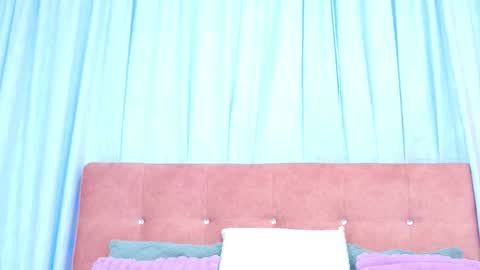 Allicia online show from November 21, 2025, 7:23 pm