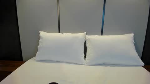 A L L I E online show from September 12, 2025, 2:33 am