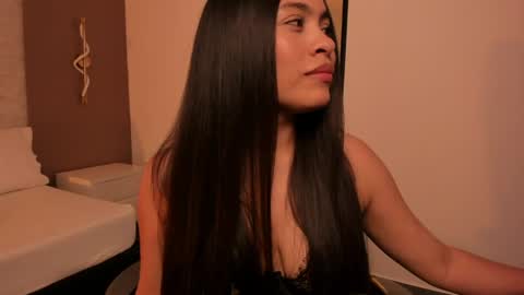 A L L I E online show from April 10, 2026, 3:01 am