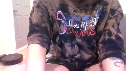 alliebearx online show from February 23, 2025, 6:01 pm