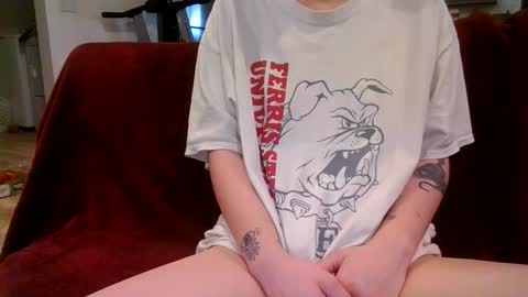 alliebearx online show from February 26, 2025, 12:38 am
