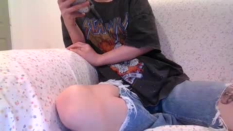 alliebearx online show from March 10, 2025, 12:51 am