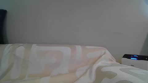 alliebearx online show from April 7, 2026, 6:08 pm