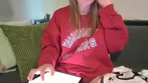 alliebearx online show from May 10, 2026, 1:49 pm