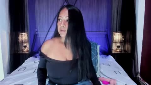 Snapshot of alliebennet chatting on May 14, 2026, 7:42 pm ALISON online show from May 14, 2026, 7:42 pm